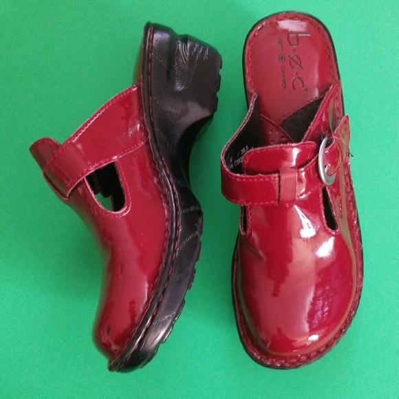 Clogs - Picture 2 of 5